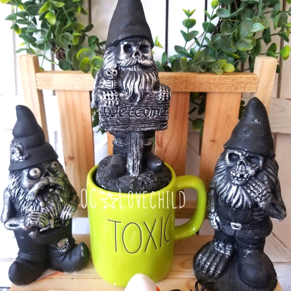 3♡Farmhouse Halloween  zombie 8" gnomes